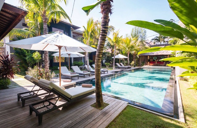 You will Love This Luxury 12 Bedroom Holiday Villa in Seminyak with Private Pool, Villa Bali 2081