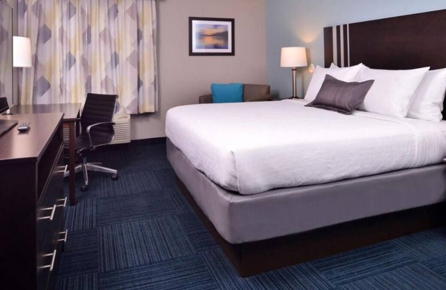 Your Home Away From Home! Onsite Restaurant, Free Parking, Indoor Pool