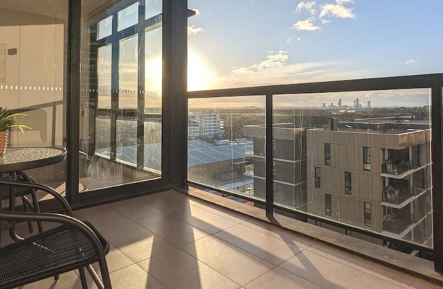 Your Luxury Weekend Getaway Modern High Level in Wentworth Point