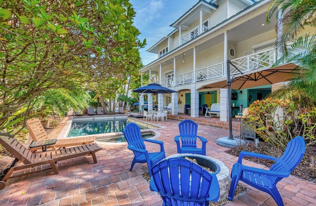 Your Personal Resort-7BR, Elevator, Pool, Bocce Ball, Boating & so much more!