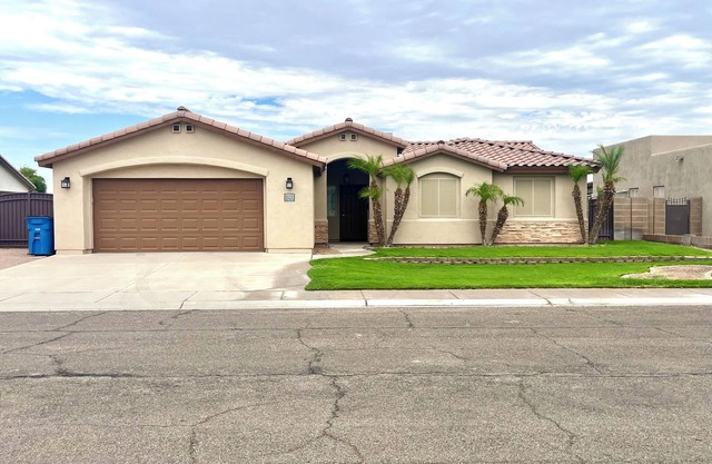 Yuma Foothills Family-friendly Home Central location to Lake, Dunes, River, etc.