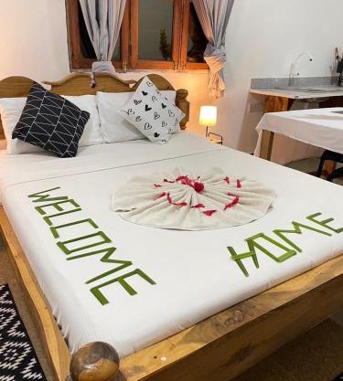 Zanzllywood Uroa Beach Suites Hotel Apartment