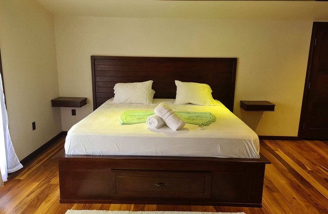 Zarcero King Room at Hona Beach Hotel