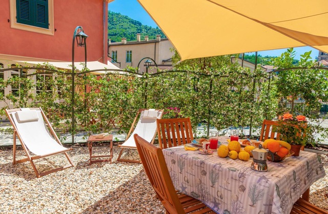 Ziguela, apartment for 4, with garden, 200m from beach, in Levanto centre