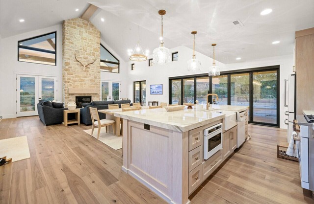 Zion Riverfront Farmhouse