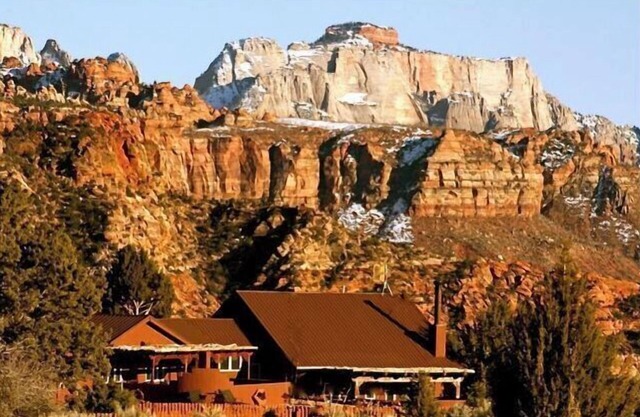 Zion Villa/True North:Actually Located in & Surrounded by ZionNP Secluded10Acres