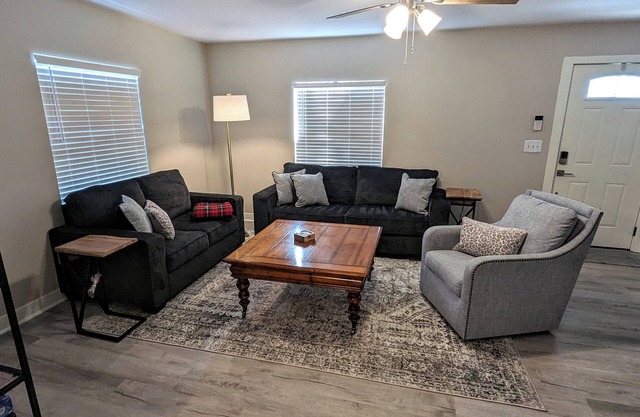 Zoobilee-on Zoo Blvd