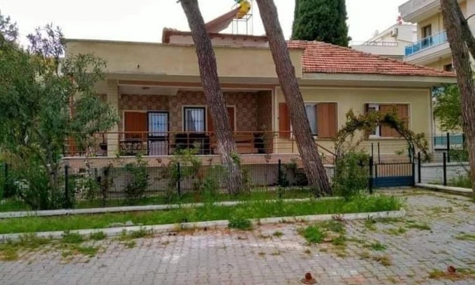 Camlık Mahallesi Apartment | ÇAM AĞAÇLARININ İÇİNDE DENİZ MANZARALI VİLLA