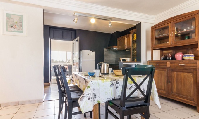 Nort-sur-Erdre Apartment | "Élégant appart rénové centre-bourg avec grande terrasse et wifi à Nort-sur-Erdre"