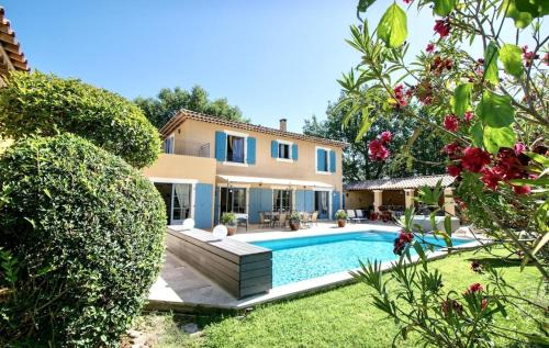 Villars Villa | Évasion Provençale : Villa Élégante pour 10 Personnes