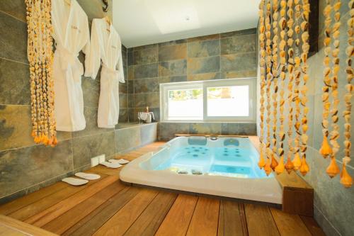 11th Arrondissement Bed & Breakfast | Ô Balinais mini villa avec spa et piscine privative Marseille