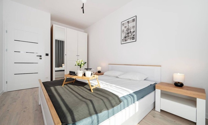 Srodmiescie Apartment | Łódź Pomorska Apt - 50m2 with Balcony - by Rentujemy