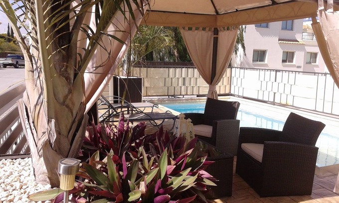 Paralimni Apartment | Διαμέρισμα 2 υπνοδωματίων με ιδιωτική πισίνα
