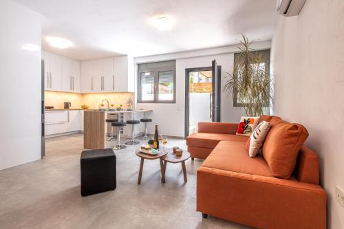 Porto Rafti Apartment | Φωτεινό σπίτι 200μ από την παραλία