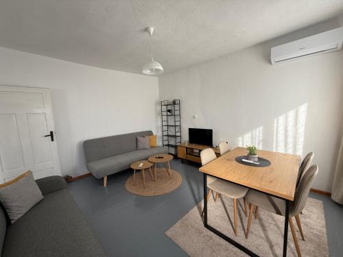 Veliki Preslav Apartment | Апартамент за нощувки "Златен век"