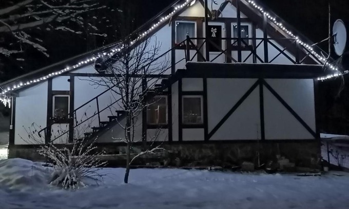 Plavya Cabin | Біла Хижа (Хата)