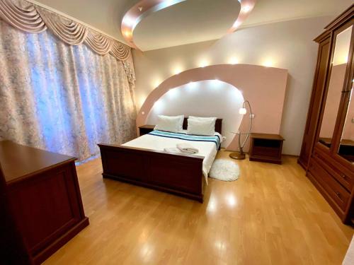 Dnipro Apartment | Видові апартаменти з джакузі в самому центрі