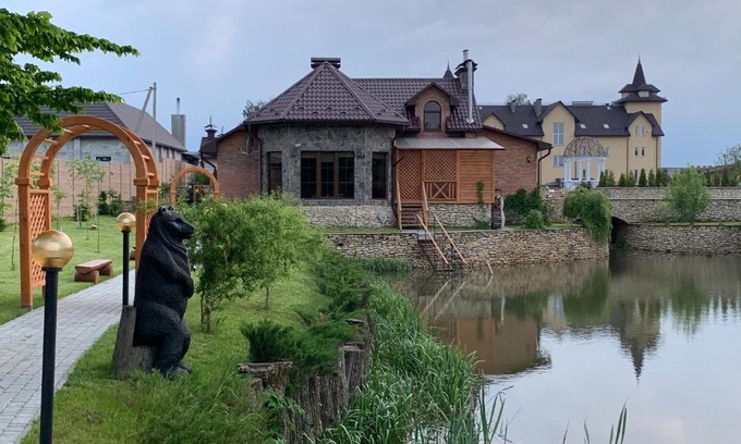 Pochaiv House | Готельно-ресторанний комплекс Прованс парк