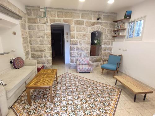 Emek Refaim Apartment | גינה ירושלמית