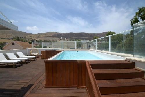 Yavne'el Apartment | וילה קובדו כנרת של רשת לב הגולן - וילה מהממת עם בריכה פרטית