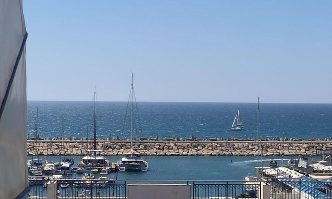 Ashkelon Apartment | סוויטה מול הים
