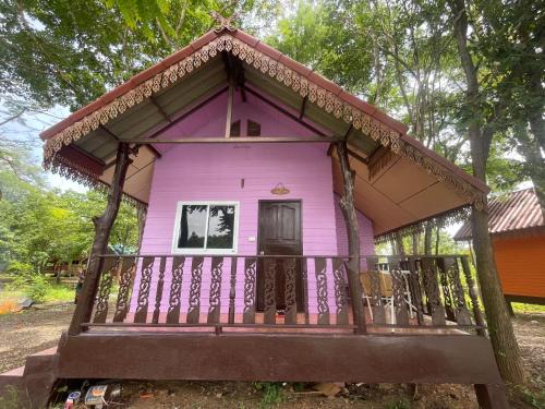 Samut Sakhon Cabin | กองทองรีสอร์ท