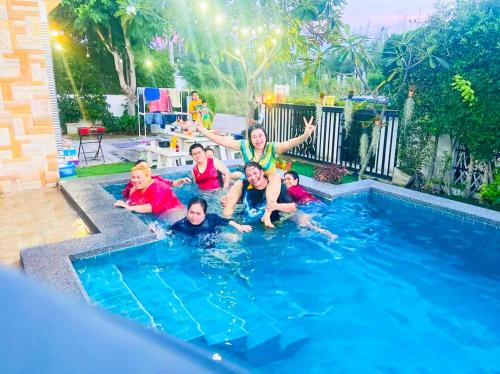 Hua Hin Villa | บ้านแฟมิลี่ ปาร์ตี้ พูลวิลล่า หัวหิน ใกล้เซเว่น 3ห้องนอน รองรับ 6-15 คน
