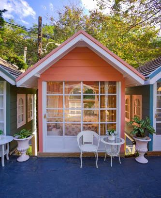 Doi Saket House | ปางสูงเฮาส์ pink house