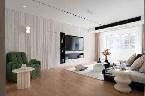 Wantiguan Apartment | 上海Hui民宿 法租界 武康大楼 龙华寺 外滩滨江 超大豪华三房