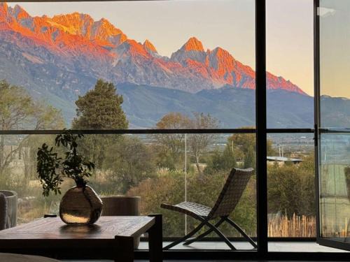 Lijiang House | 不晚里予日照金山丨雪山全景度假酒店白沙古镇店