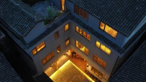 Fenghuang Bed & Breakfast | 凤凰古城树喜民宿店Shuxi Guesthouse- Fenghuang Ancient Town