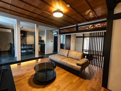 Izumo House | 出雲日和 堀川別邸 by HIYORISTAY