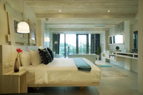 South Beach Bed & Breakfast | 湛藍海岸民宿 Azure--這個夏天有點藍--墾丁南灣沙灘-可包棟-國旅卡特約店