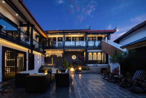 Dayan Old Town House | 雲曼 Sky Cloud静聆听花园民宿
