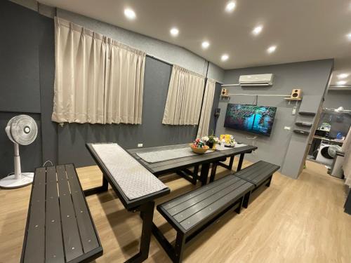 Kaohsiung City Centre House | 高雄好日子914包棟KTv民宿