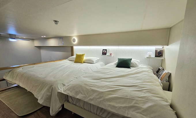 Yongin Apartment | 감성복층 주차무료 빔프로젝트 스탠바이미 명지대5분 용인대 에버랜드 용인민속촌 역북지구내 역북동 용인시청