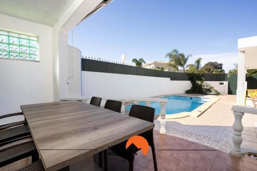 Correeira House | #039 Family Private Pool AC