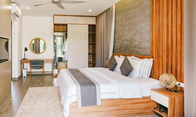 Phuoc Thuan Apartment | 04-Biệt thự cao cấp Hồ Tràm-3BR SUPER KINGS, Hồ bơi to,BBQ, cầu ra ngắm biển