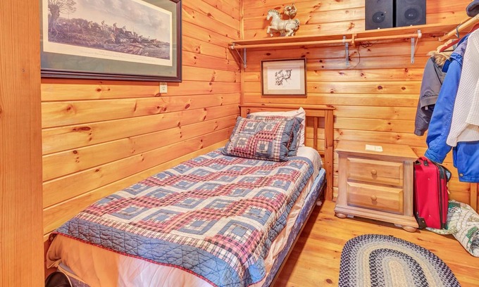 Cabins Cabin | 09) The Hideaway Cabin