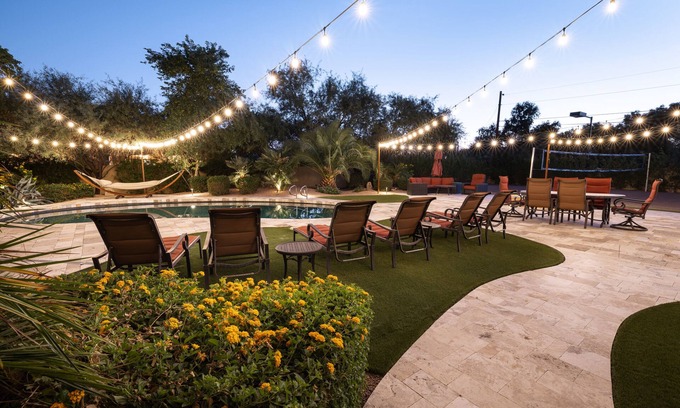 Sundown Ranchos House | 1 Acre Escape 6BR - Pickleball, Volleyball, Bball, Heated Pool, Optl Casita