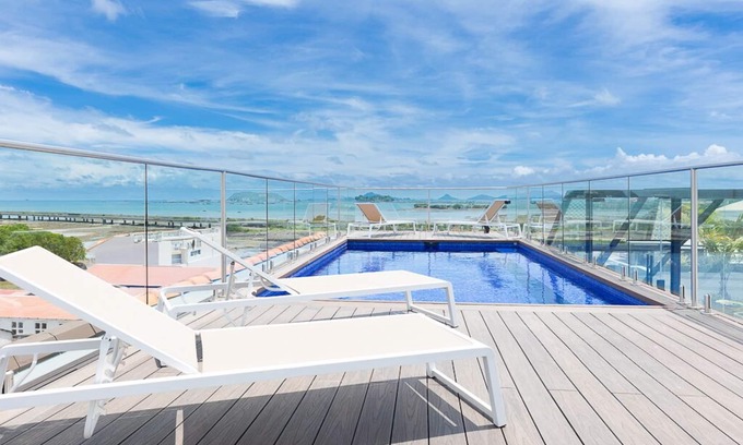 Panama City Condo | 1 bdr 🛏️+ 1 bthr 🛁 Apt in Casco Viejo w/Rooftop Pool 👙🌇📸