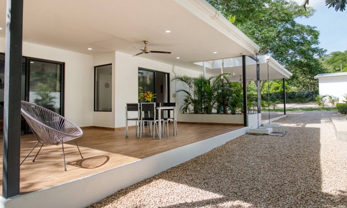 Canafistula Villa | 1 BDR-SLEEPS UP TO 4 - POOL VIEW -10 MIN FROM TAMARINDO BEACH! GATED COMMUNITY