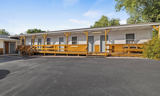 Moorcroft Apartment | 1 bed, 1 bath, Studio Apt #8 in Moorcroft Wyoming