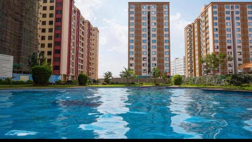 Nairobi West Apartment | 1 Bed Apt Sleeps 2 - Indoor Pool - Enclosed Garden