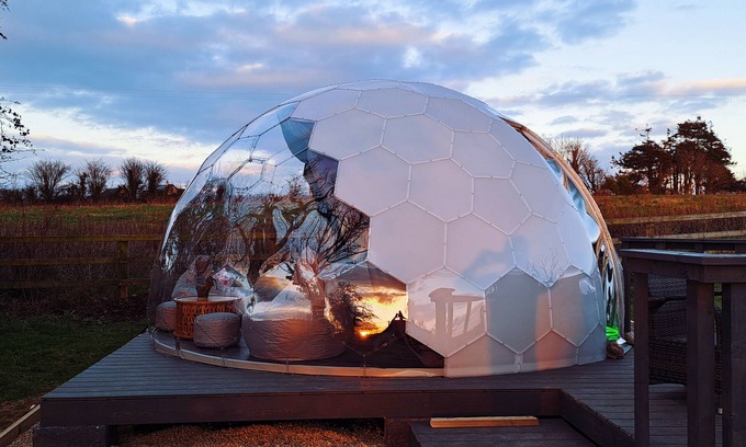 Corofin Cabin | 1 Bed Cabin - Sleeps 2 - Pets - Garden - Parking