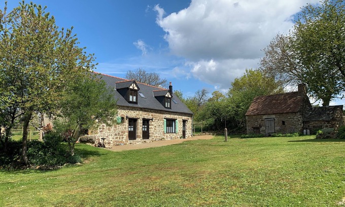Andaine - Passais Cottage | 1 Bed Cottage - Sleeps 2 - Garden - Parking - Wifi