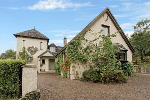 Salen House | 1 Bed Lodge - Sleeps 2 - Parking - Wifi