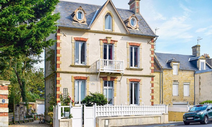 Arromanches-les-Bains Apartment | 1 bedroom accommodation in Arromanches