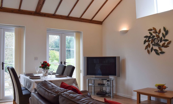 Fiddington Cottage | 1 bedroom accommodation in Fiddington, near Bridgwater