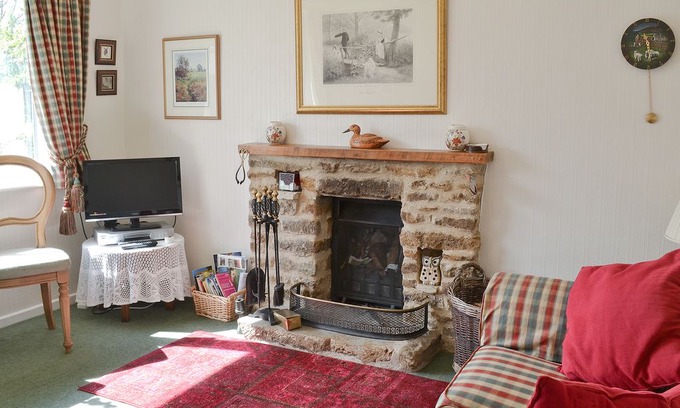 Hook Norton Cabin | 1 bedroom accommodation in Hook Norton, near Chipping Norton